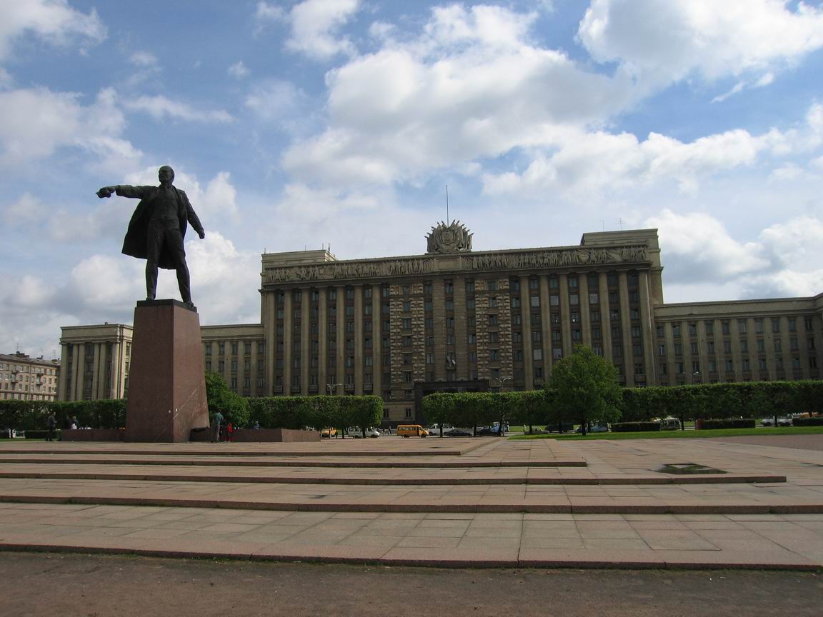 Московская площадь фото. Памятник Ленину в Санкт-Петербурге на Московской площади. Памятник Ленину на Московской площади в СПБ. Памятник Ленину на Московском проспекте. Памятник Ленину в Питере на Московском проспекте.