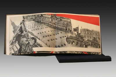 Рабоче-крестьянская красная армия. Москва: ИЗОГИЗ, 1934. Оформление Эль Лисицког