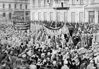 Солдатская демонстрация в Петрограде в феврале 1917. Источник: socialist.memo.ru